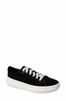 Makenna Sneaker