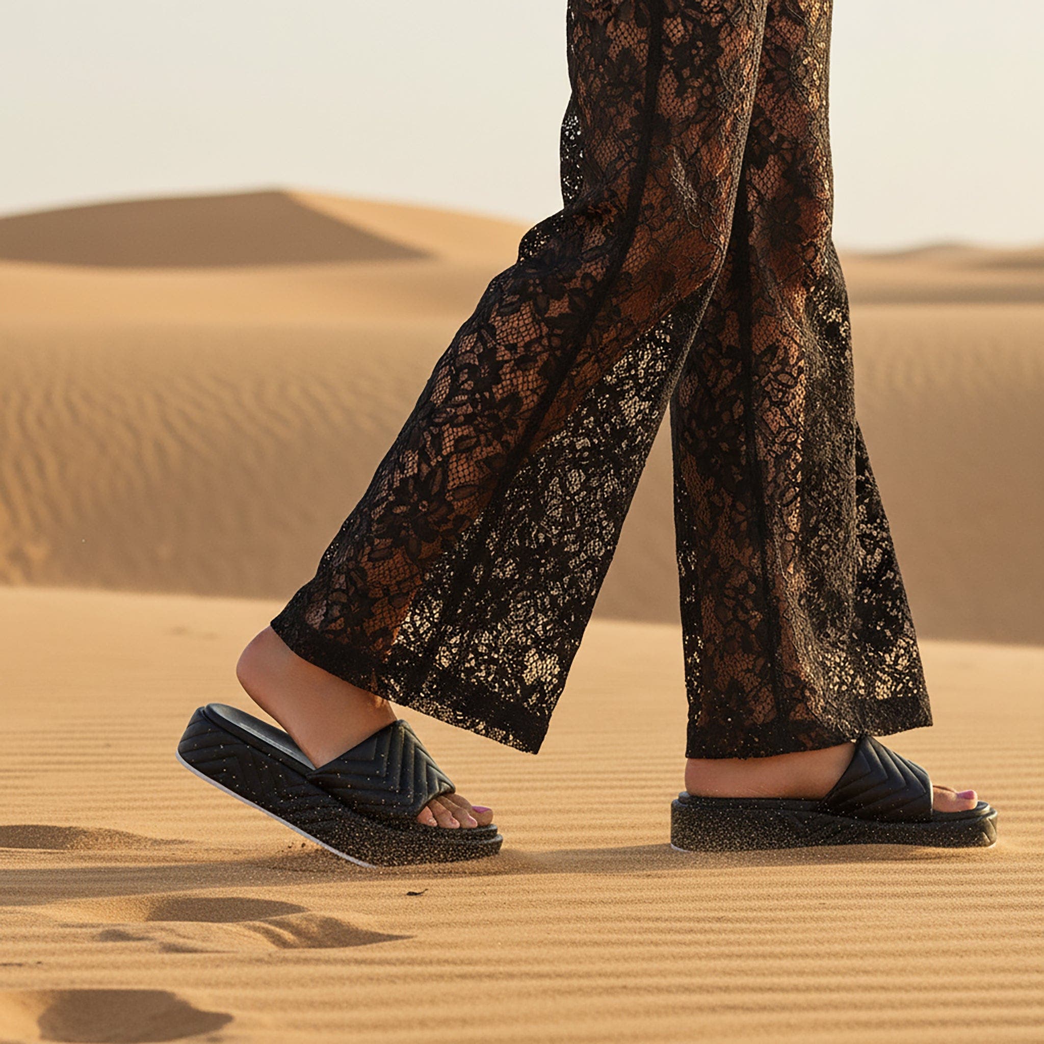 BEAUTIISOLES Deedee Platform Sandal, Alternate, color, Black