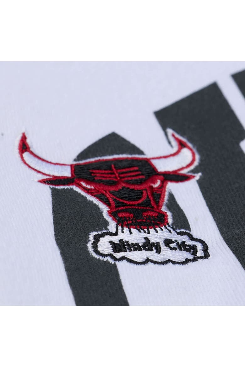 Women's Mitchell & Ness  White Chicago Bulls Lightweight Block Letter Sweatshirt, Alternate, color, White