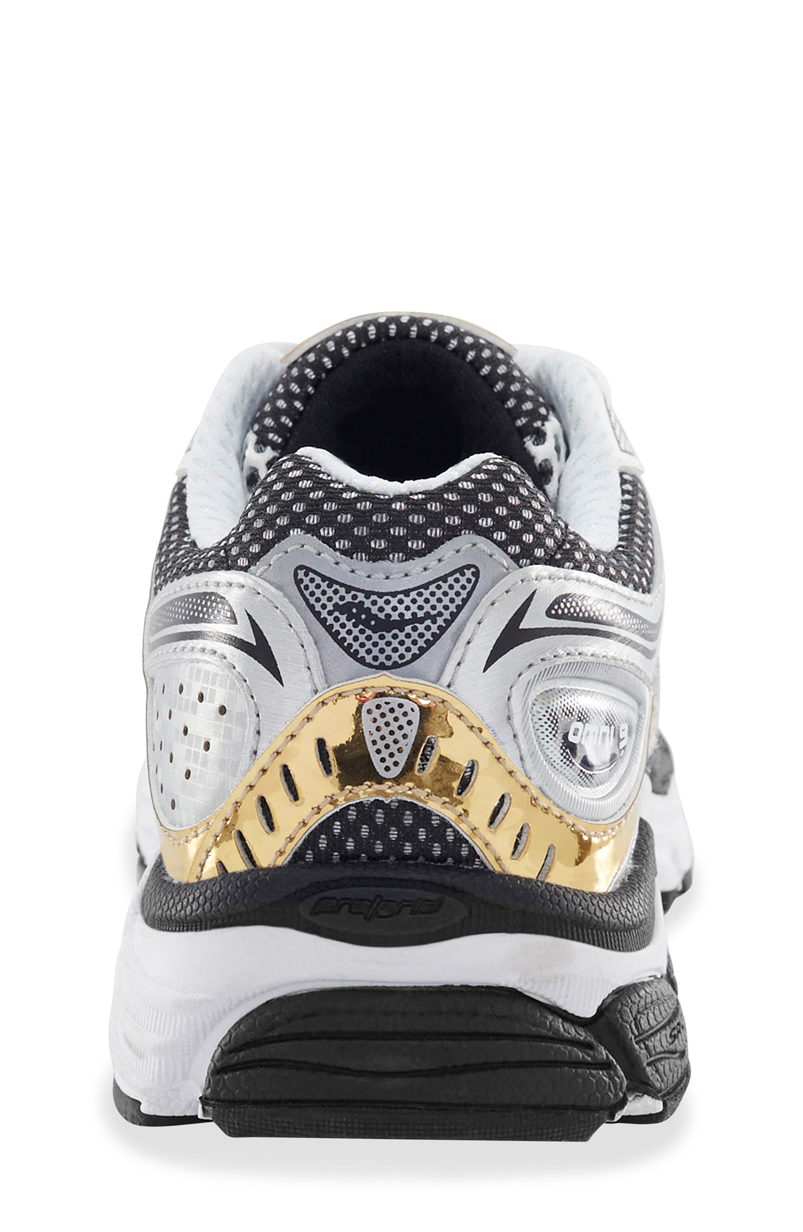 Saucony Kids' ProGrid Omni 9 Sneaker, Alternate, color, Silver/Gold