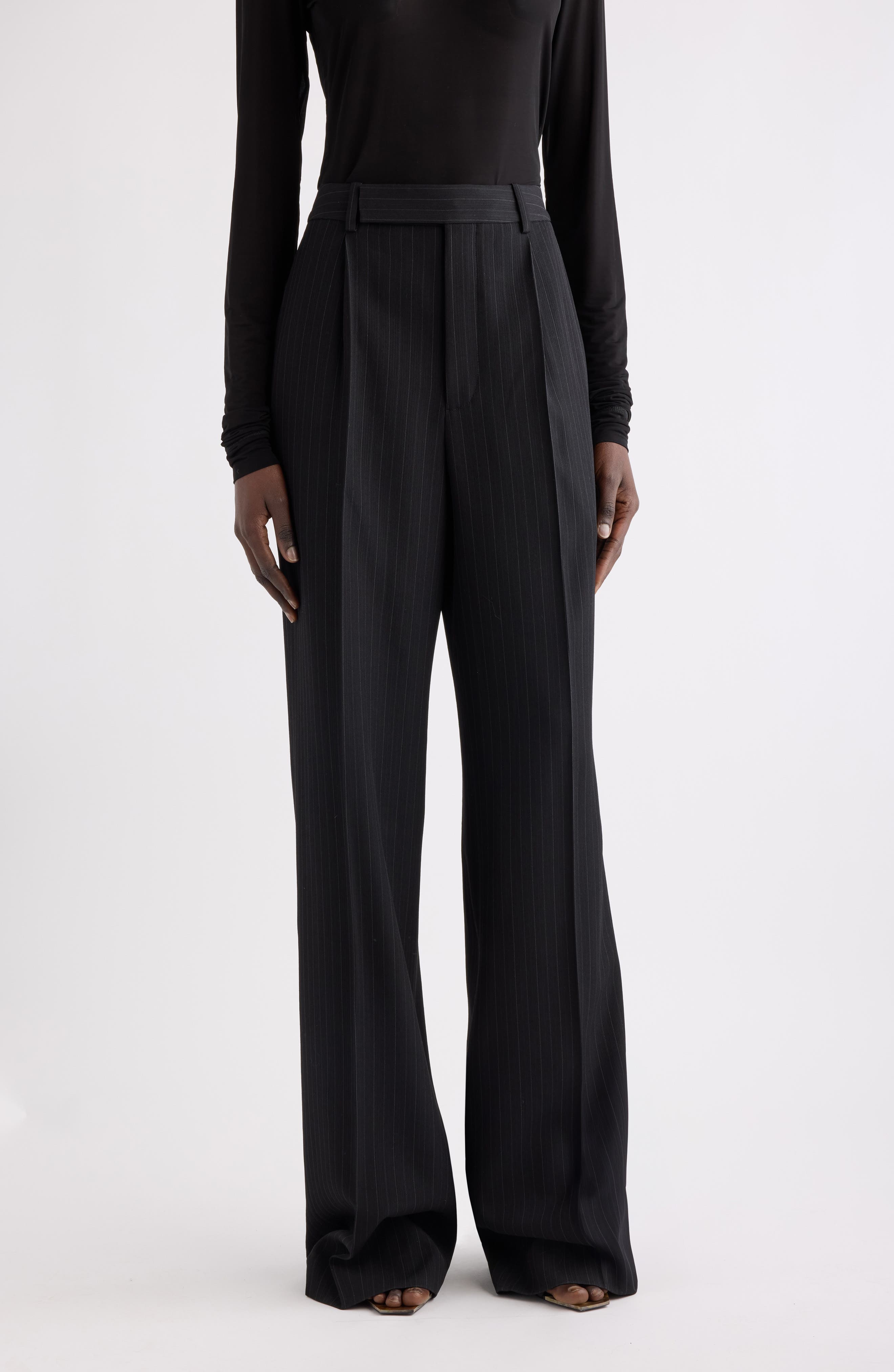 selected NOIR/ GRIS