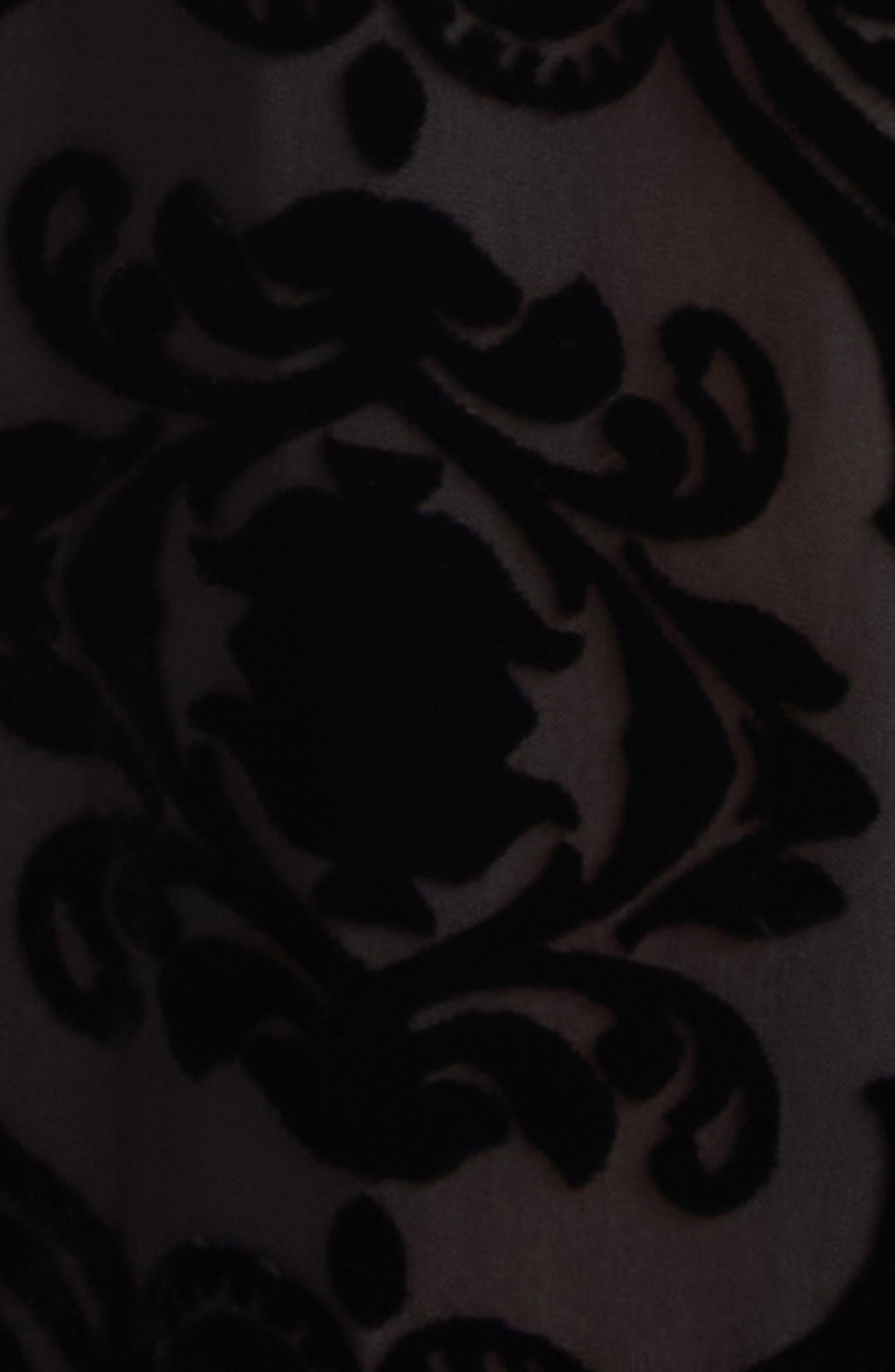 selected CURTAIN CALL BLACK