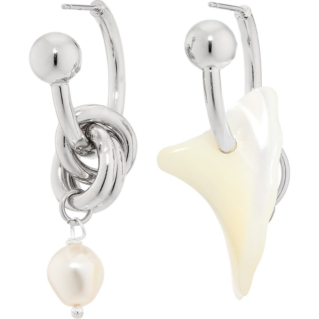 Justine Clenquet Tyler Mismatched Faux Pearl Earrings In Metallic