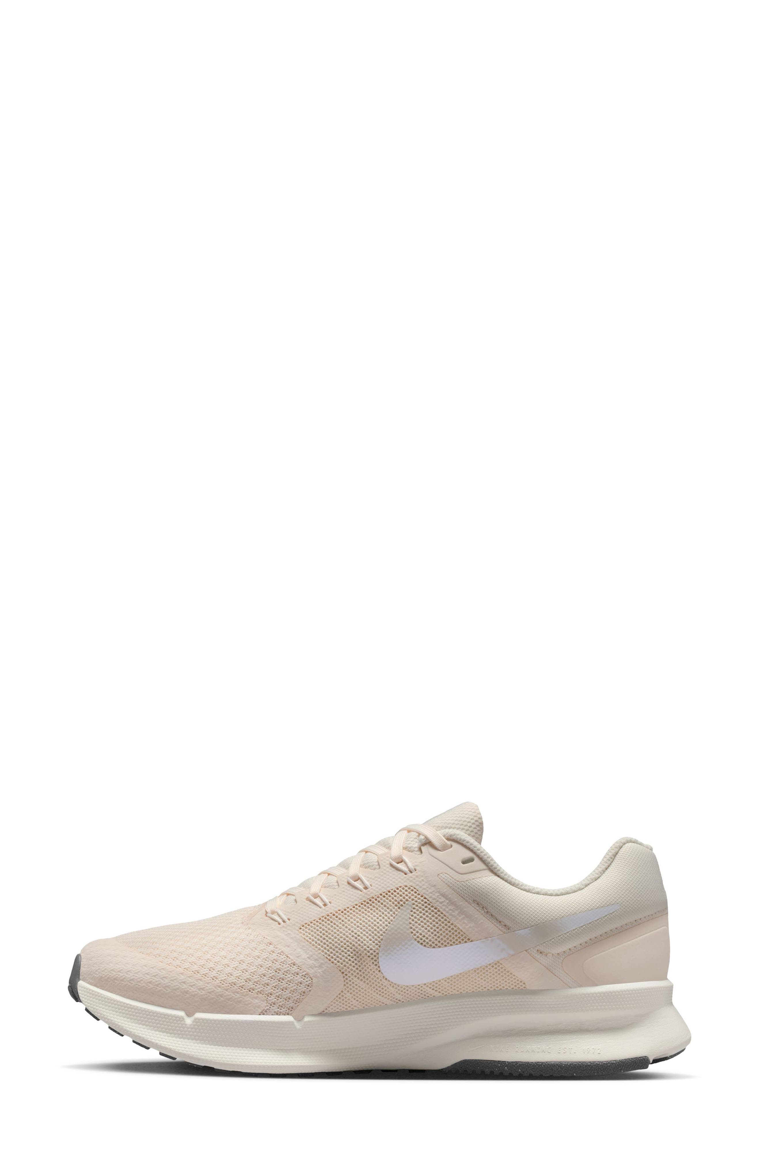 Run Swift 3 Running Shoe, Alternate, color, CHALK/ SAIL/ PENCIL POINT