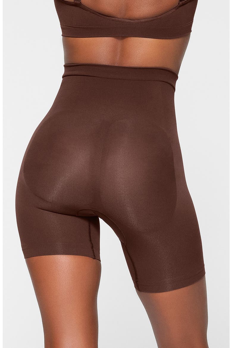 Seamless Sculpt Mid Thigh Shorts, Alternate, color, COCOA