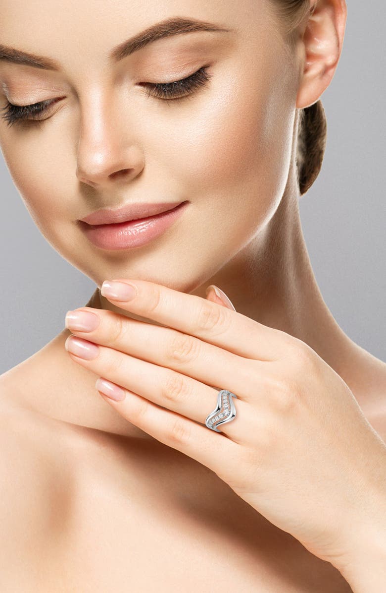 GLAZE JEWELRY Bold V Cubic Zirconia Ring, Alternate, color, Silver