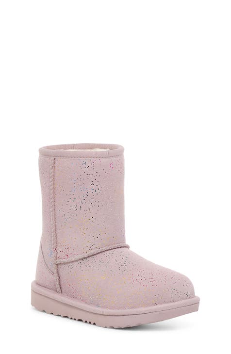 NWOB UGG Classic Short Boot Sz. 4 shops (Big Girls)