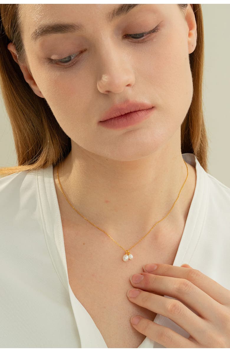 Bearfruit Jewelry Sterling Silver 18k Gold Plated Maisie Duo Cultured Pearl Pendant Necklace, Alternate, color, Gold