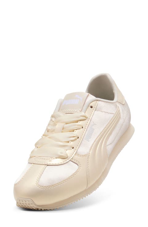ST Track Perla Sneaker