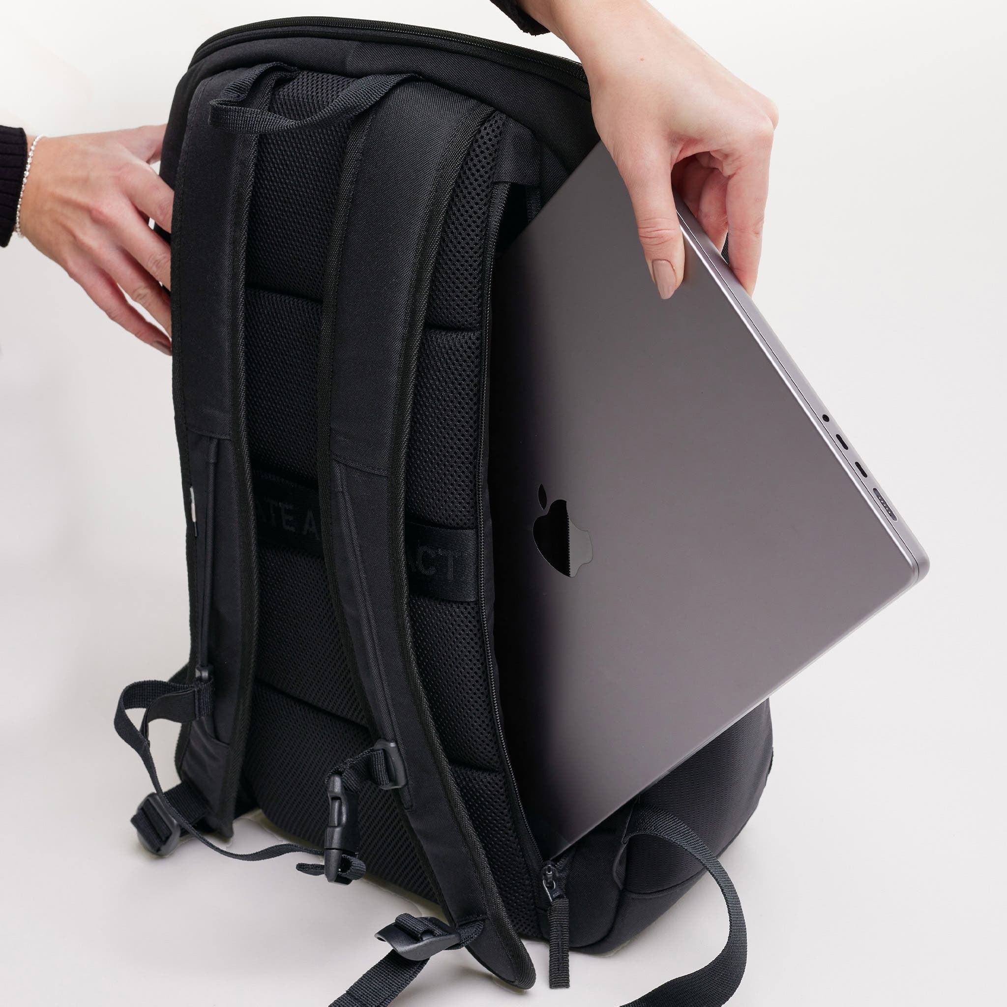 Pro Pack, Alternate, color, black monochrome