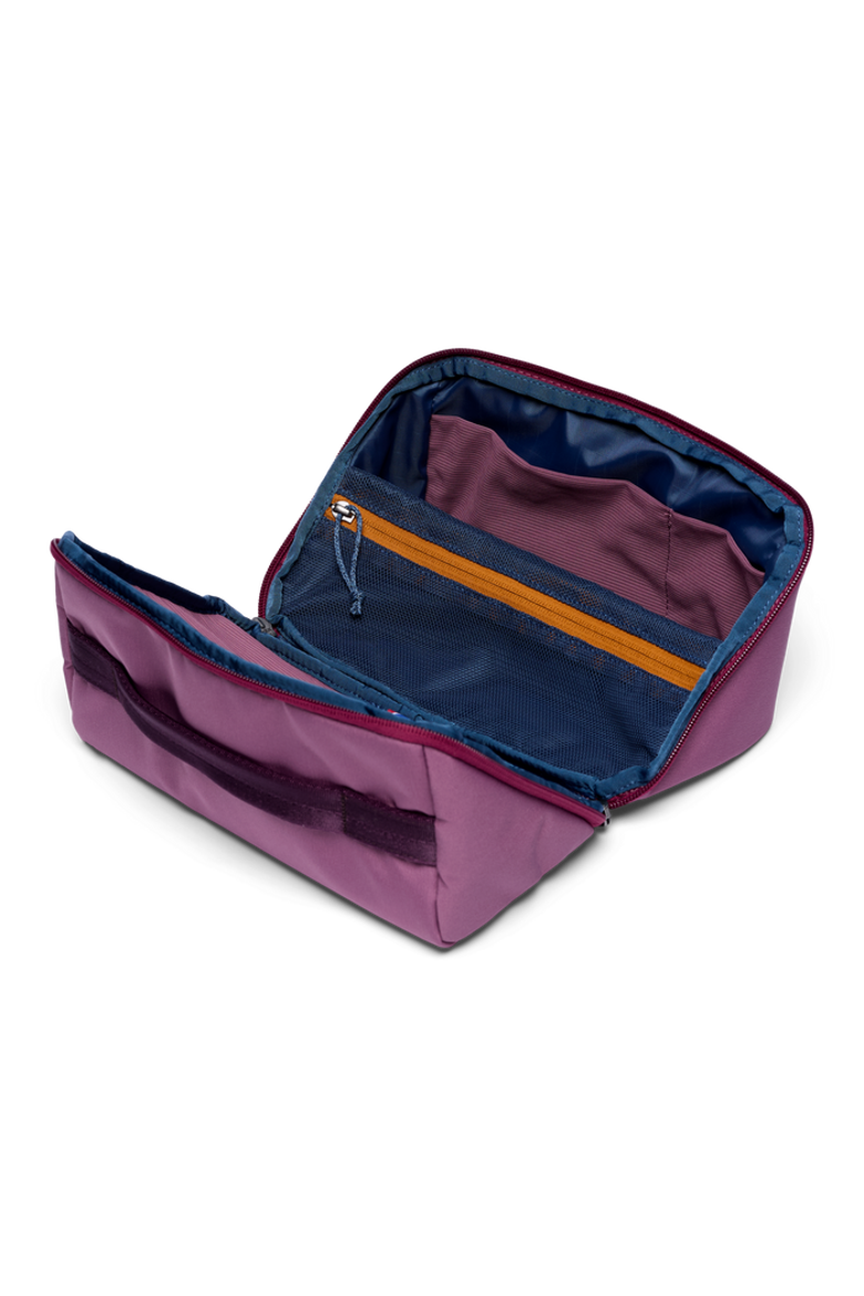 Viaje Toiletry Kit - Cada Día, Alternate, color, Fig