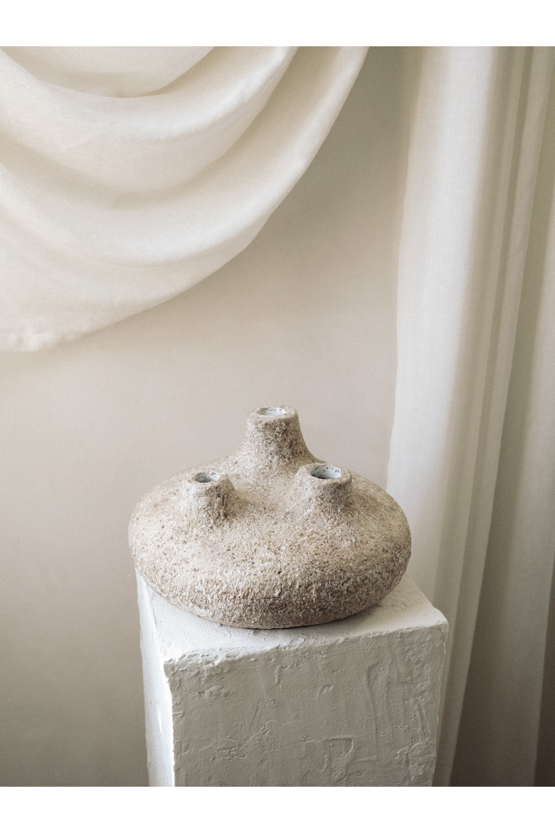 Amit Vessel, Main, color, White