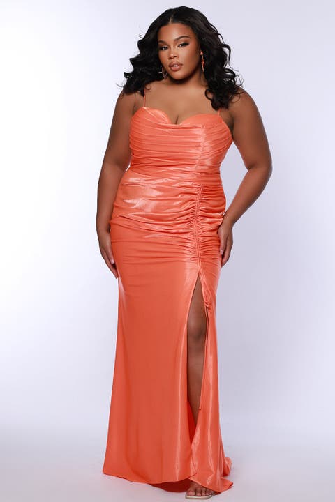 Sweetheart Neckline Ruched Slim Fitted Plus Size Gown