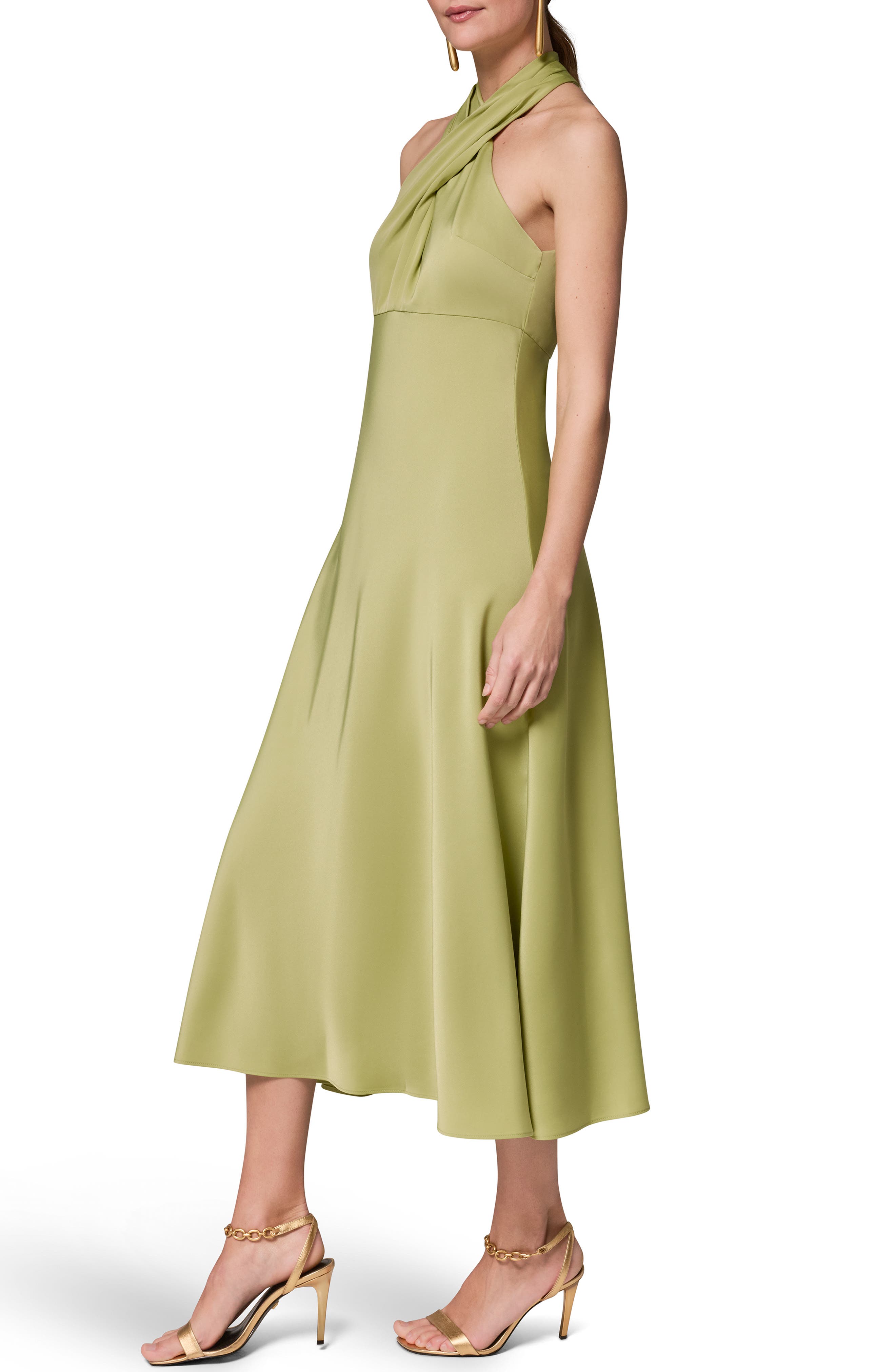 what shoes to wear with a halter neck dress How to Style a Halter Neck Bodycon Dress