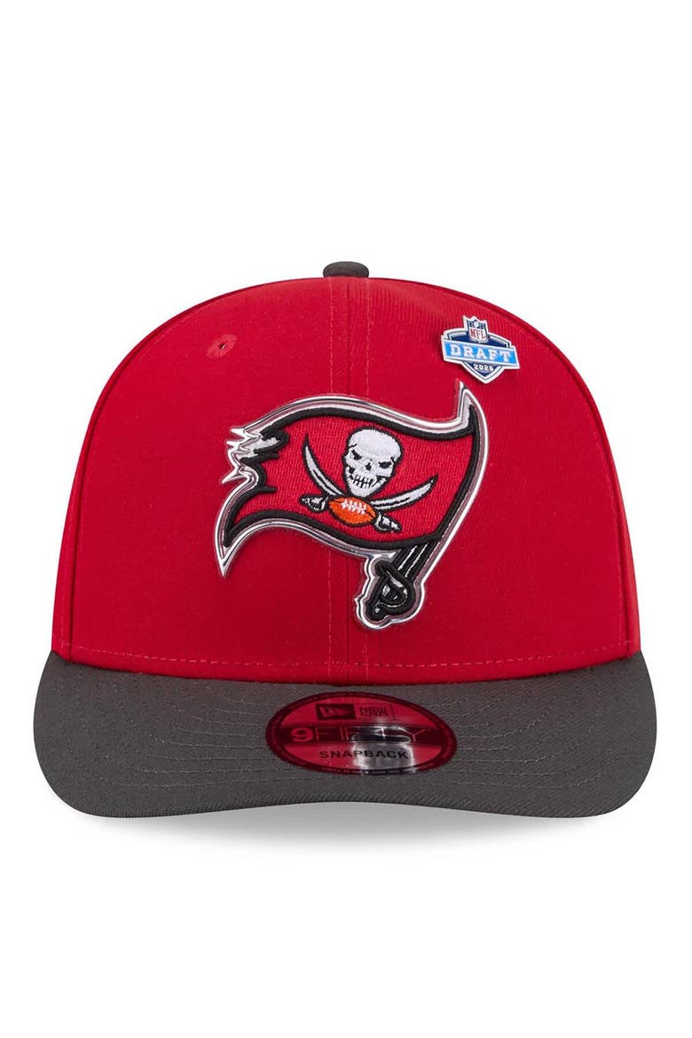 Men's New Era  Red/Pewter Tampa Bay Buccaneers 2026 NFL Draft On Stage Pre-Curved 9FIFTY Snapback Hat, Alternate, color, Red