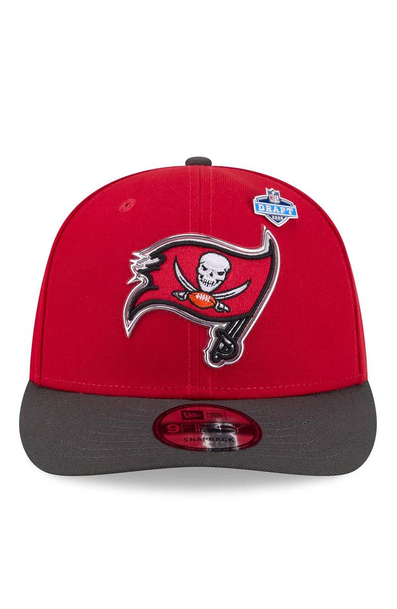 New Era Men's New Era Red/Pewter Tampa Bay Buccaneers 2026 NFL Draft On Stage Pre-Curved 9FIFTY Snapback Hat, Alternate, color, Red