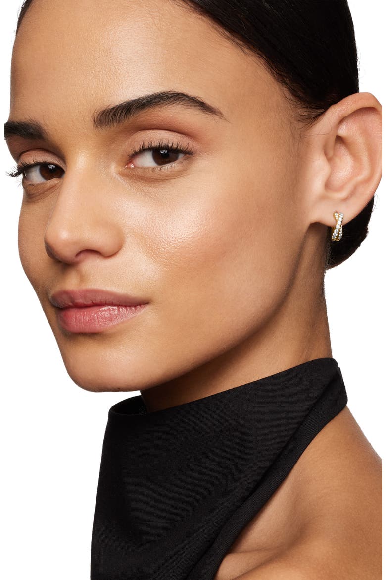 Pavé Crossover Hoop Earrings in 18K Gold with Diamonds, 12mm, Alternate, color, 18K YELLOW GOLD