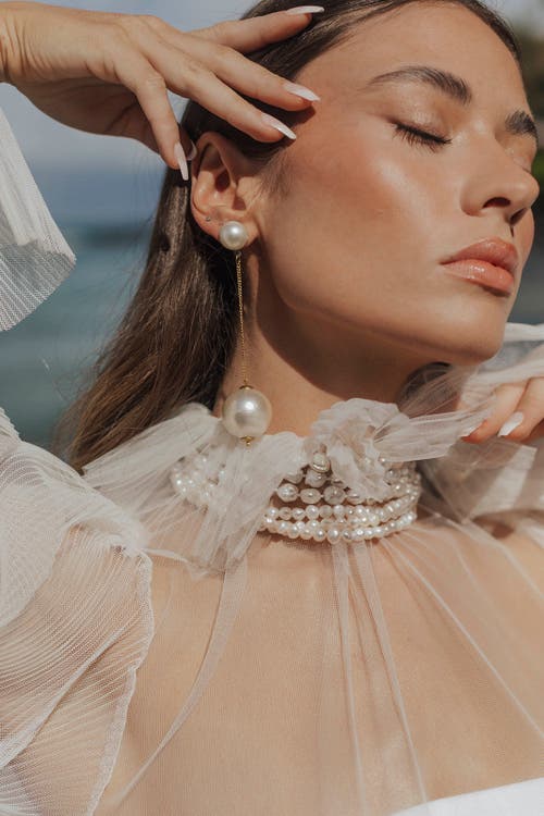 Untamed Petals Ines Pearl Drop In Gold