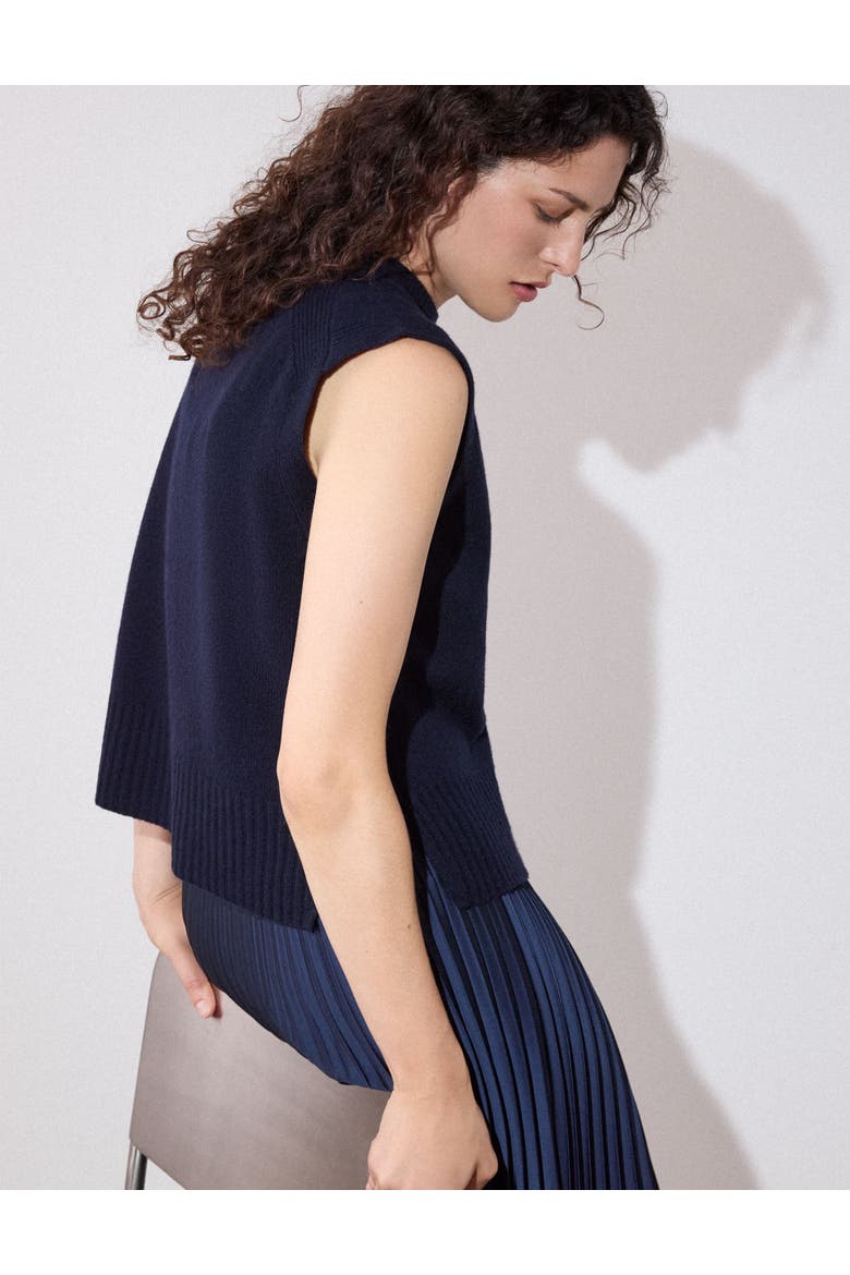 Sleeveless Knitted Boxy Fit Tank, Alternate, color, Navy
