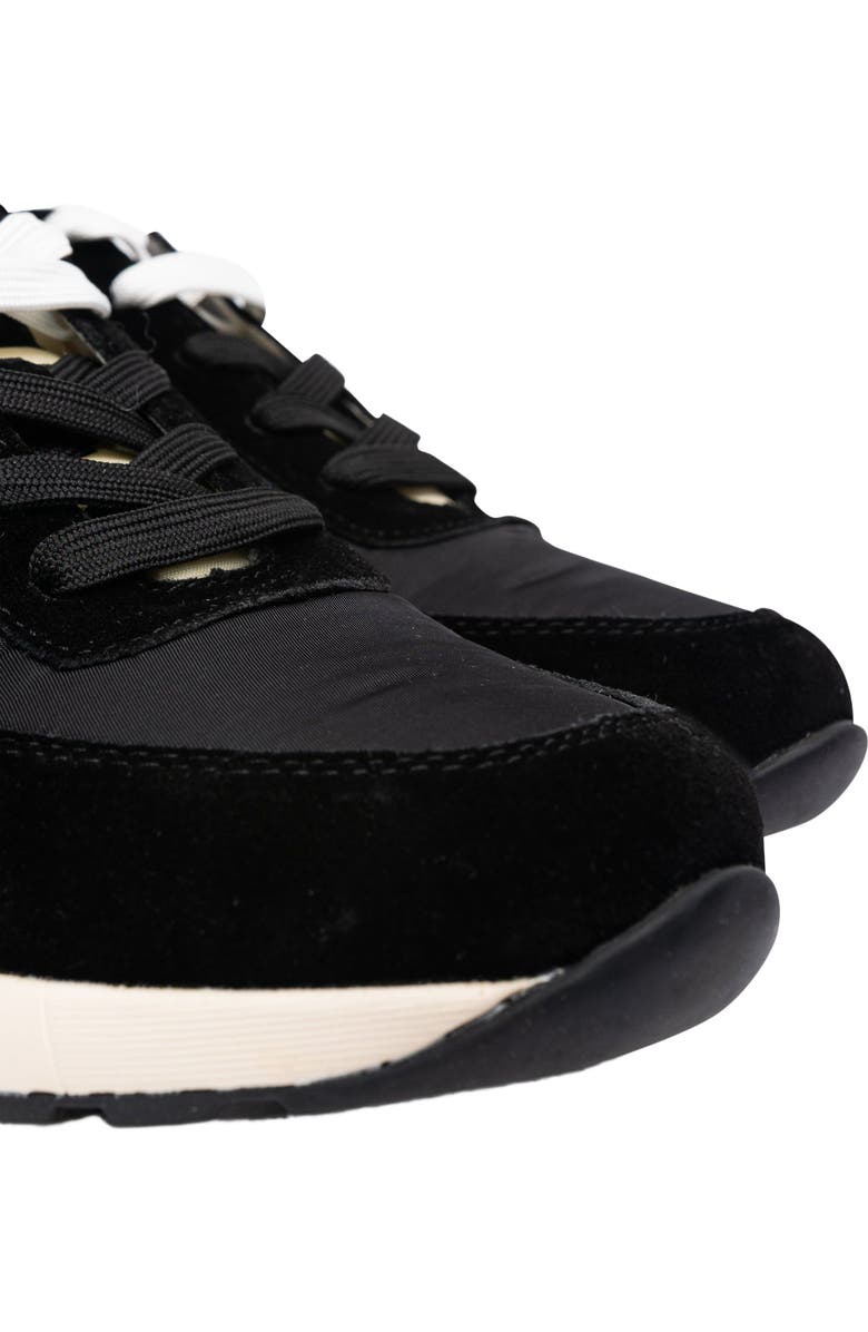 Freshy Modern Runner Sneaker, Alternate, color, Black