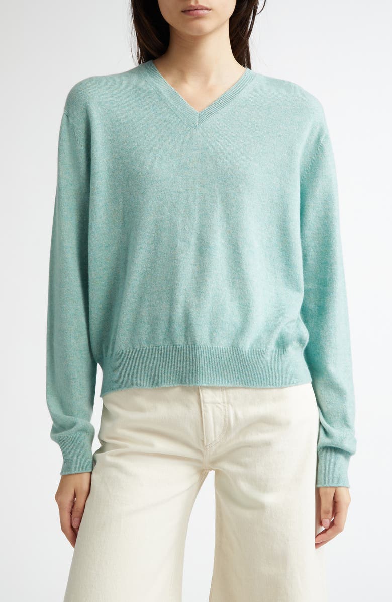 Johnstons of Elgin Classic Cashmere V-Neck Sweater, Main, color, 