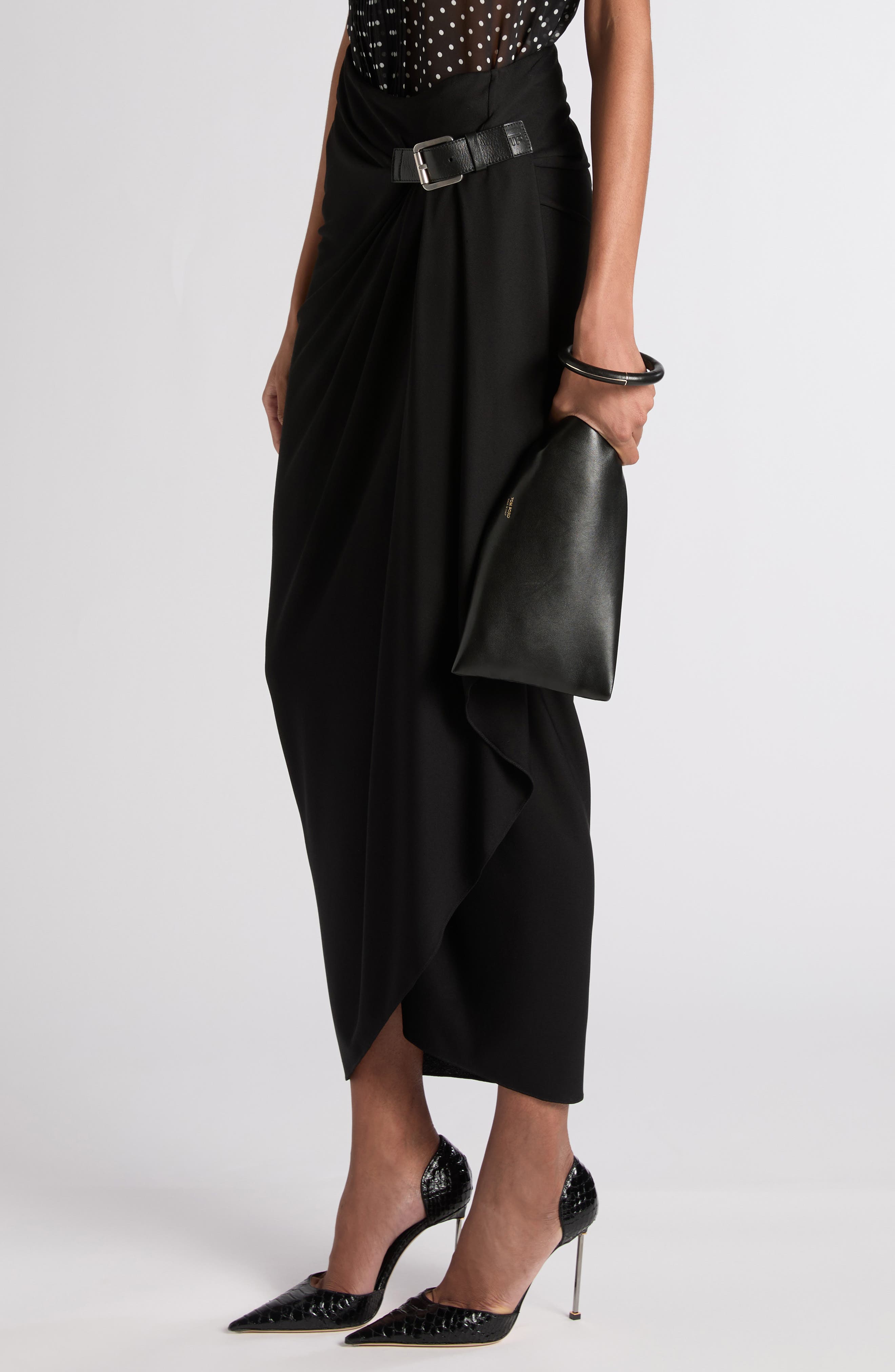 TOM FORD T-Ring Leather Clutch, Alternate, color, Naa Black