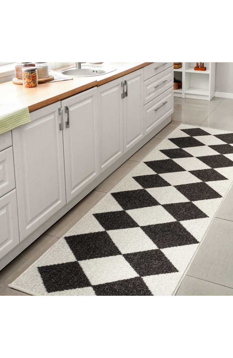 JONATHAN Y Draper Classic Geometric Diamond Pattern Area Rug, Main, color, White/Charcoal