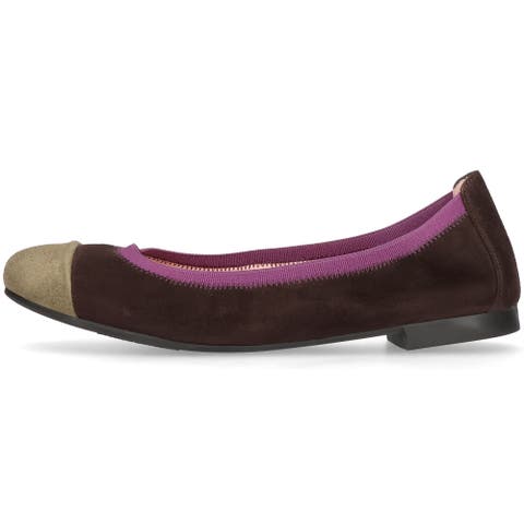 Round toe elasticated ballet flat