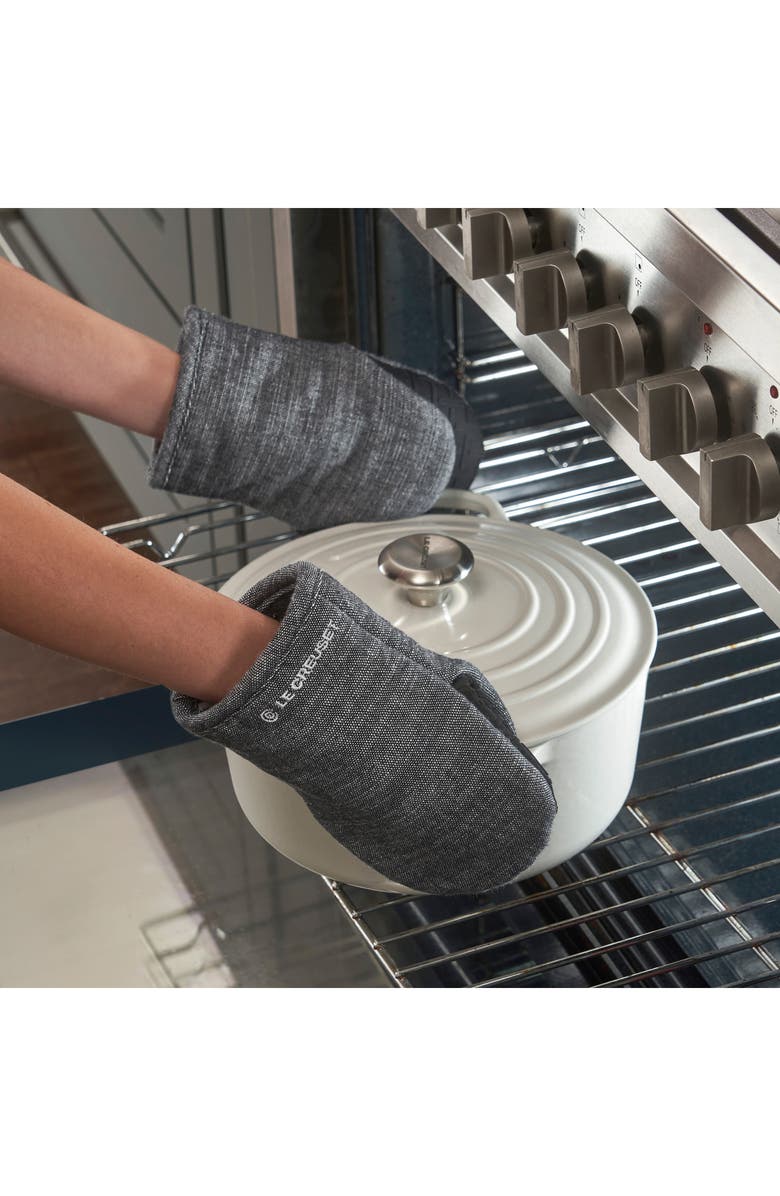 Le Creuset Oven Mitt, Alternate, color, Noir