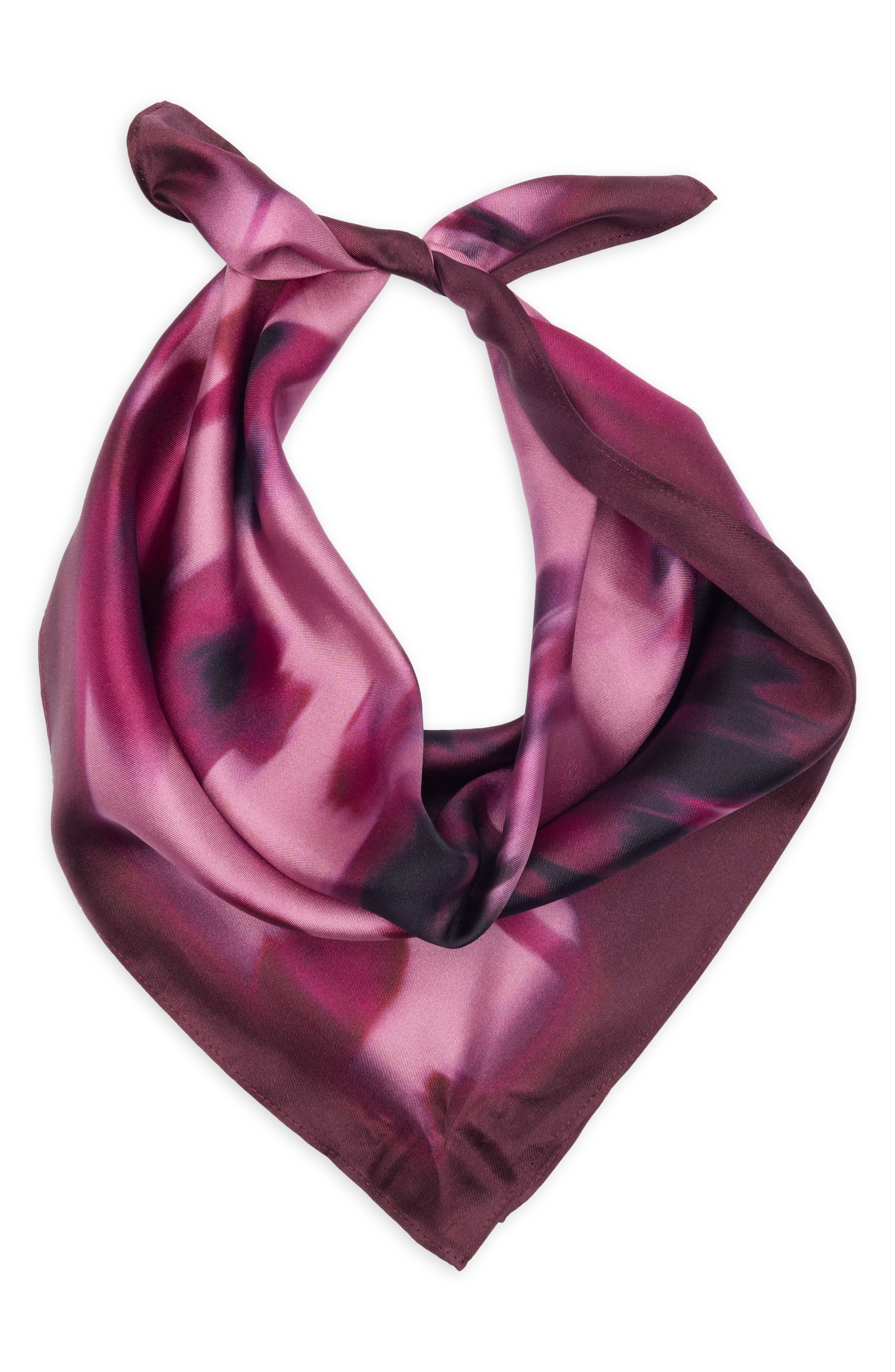 BURGUNDY BLURRED FLORAL