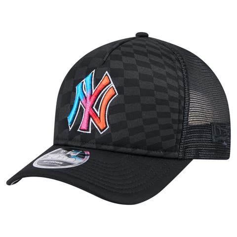 Men's New Era Black New York Yankees Gradient 9FORTY A-Frame M-Crown Trucker Adjustable Hat