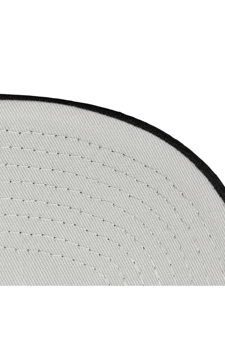 Mitchell & Ness Men's Mitchell & Ness Black Chicago Bulls Core Pro Pinch Adjustable Hat, Alternate, color, Black