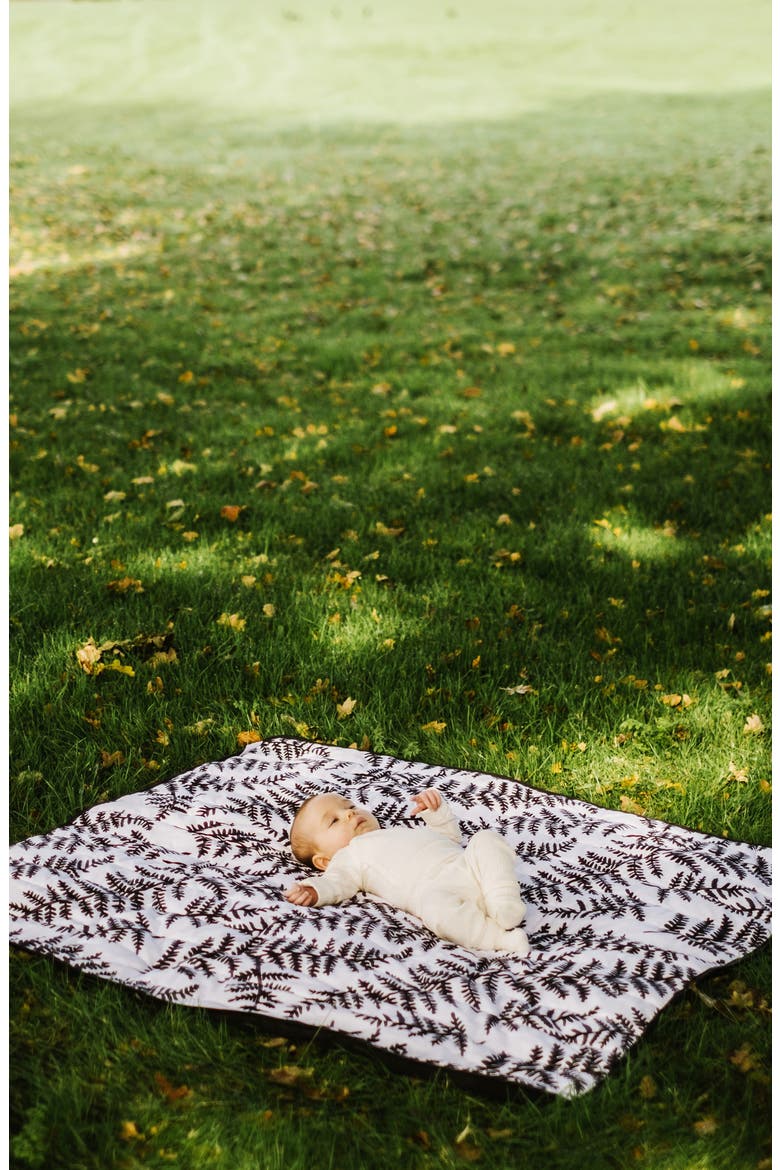 Sensory Print Reversible Outdoor Playmat, Alternate, color, BLACK/ WHITE