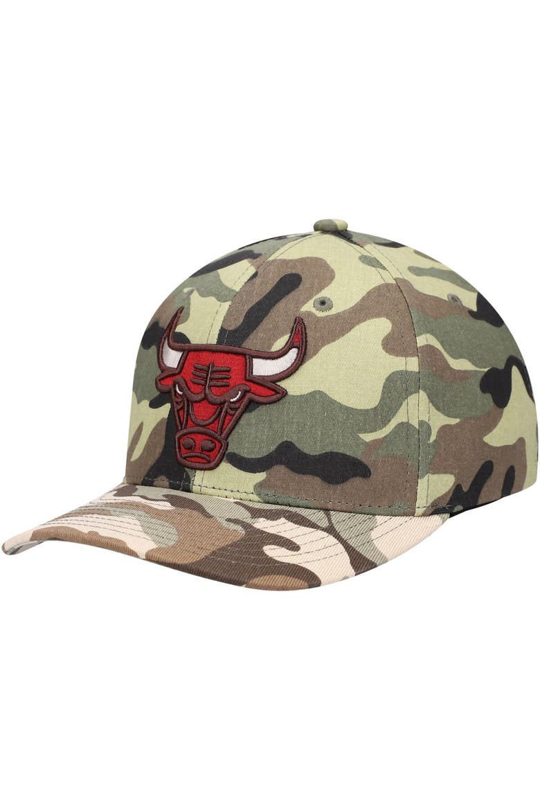 Men's Mitchell & Ness Camo Chicago Bulls Woodland Desert Snapback Hat, Main, color, Camo