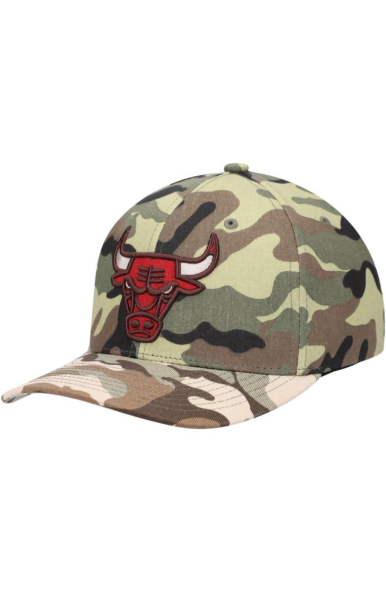 Mitchell & Ness Men's Mitchell & Ness Camo Chicago Bulls Woodland Desert Snapback Hat, Main, color, 