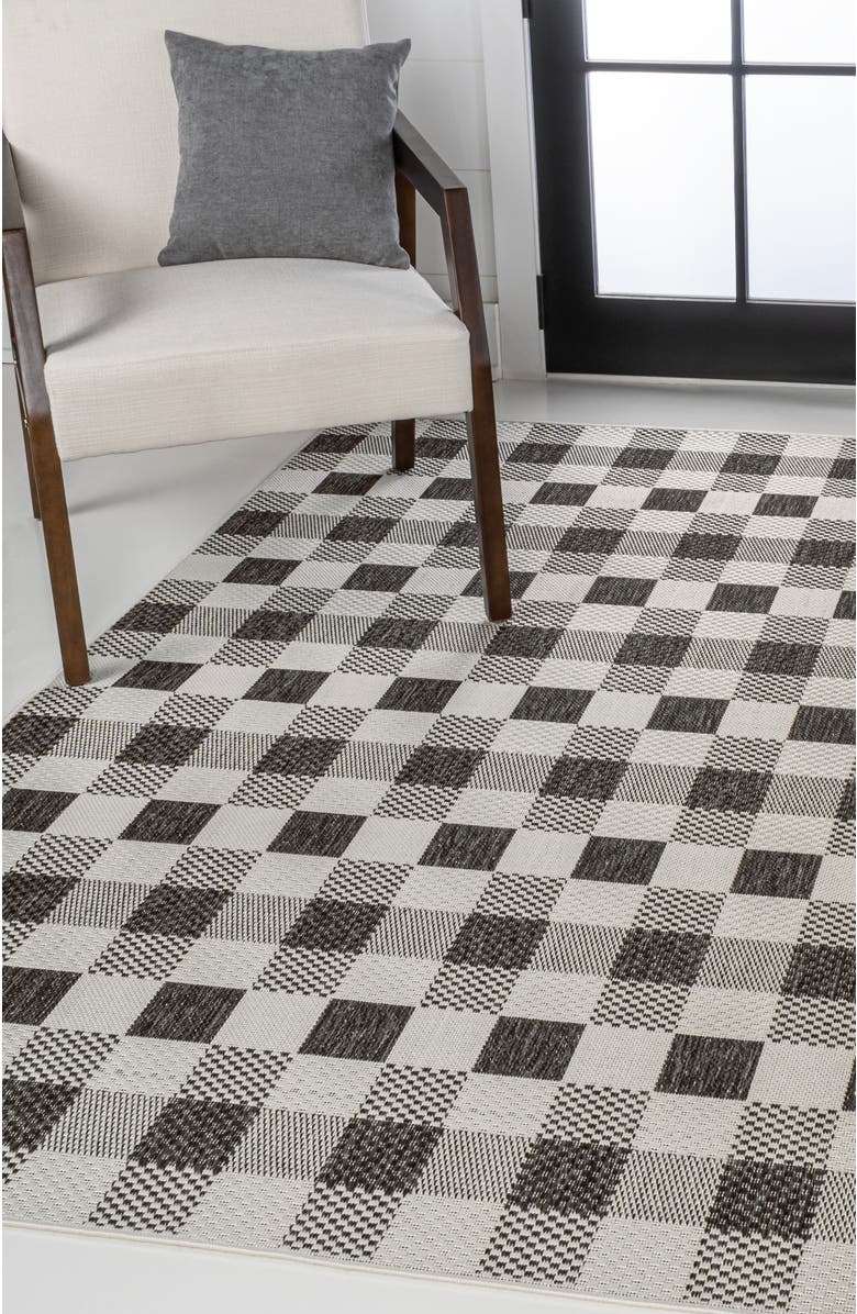 JONATHAN Y Darcy Traditional Geometric Bold Gingham Indoor/Outdoor Area Rug, Alternate, color, Black/Cream