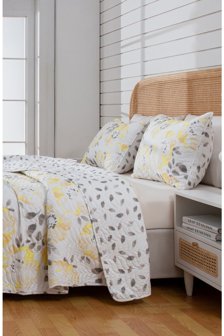 Watercolor Flower Quilt & Pillow Sham Set - Twin, Alternate, color, YELLOW