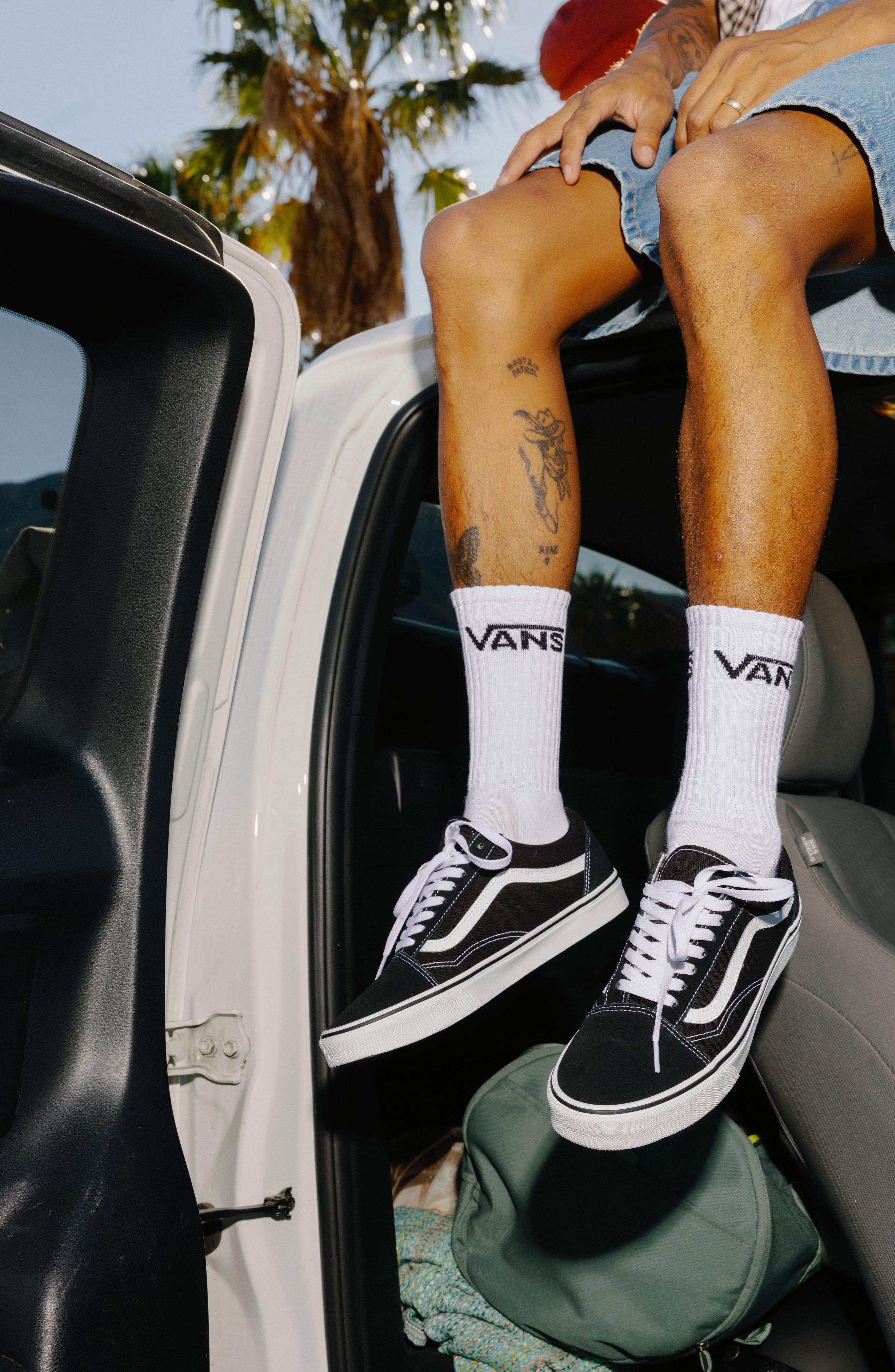 Vans Old Skool Sneaker, Alternate, color, Black Whit