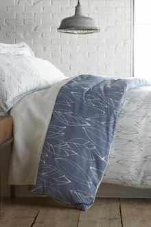 SOUTHSHORE FINE LINENS Premium Collection Ultra-Soft Modern Duvet Cover Sets - Modern Foliage