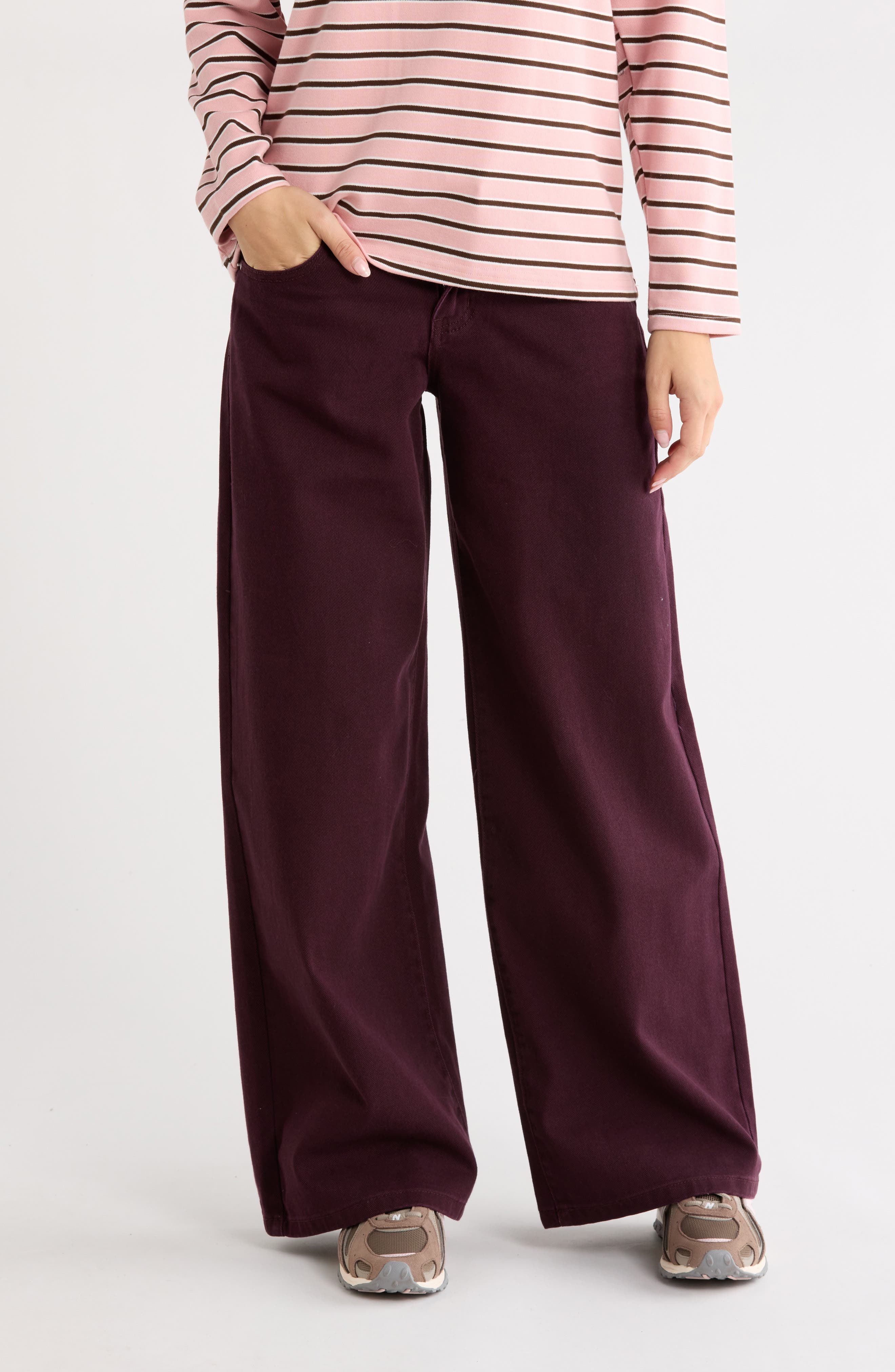 Big News Mid Rise Wide Leg Jeans