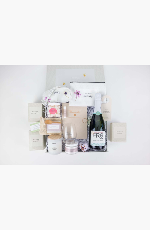 Lizush Bride To Be Gift Box
