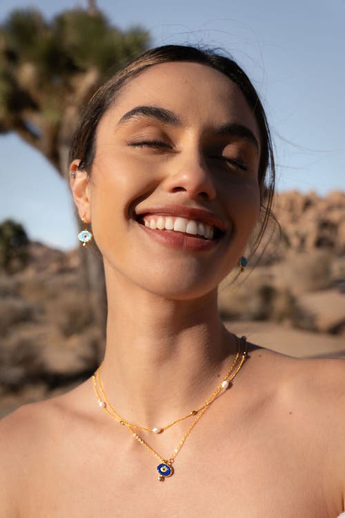 Ottoman Hands Alara Evil Eye Pendant Necklace In Gold