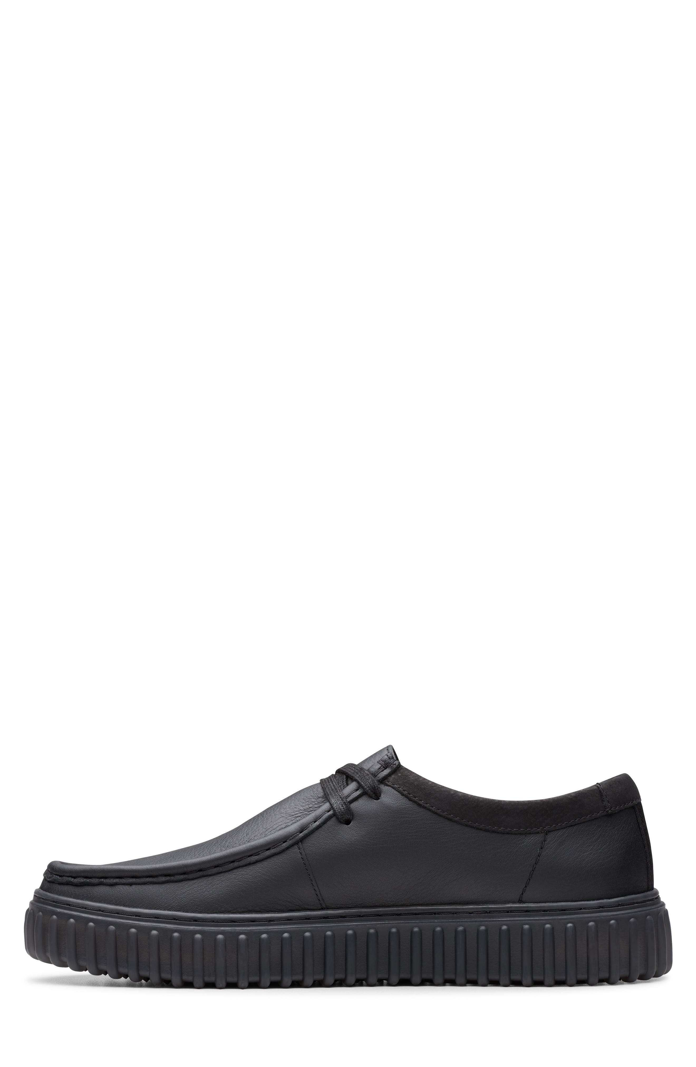 Clarks<sup>®</sup> Originals Torhill Lo Chukka Boot, Alternate, color, Black Leather