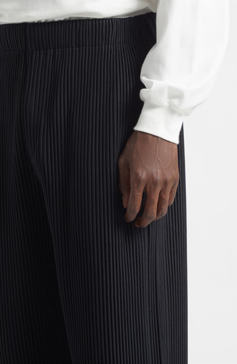 Homme Plissé Issey Miyake Monthly Colors May Pleated Crop Pants, Alternate, color, Black