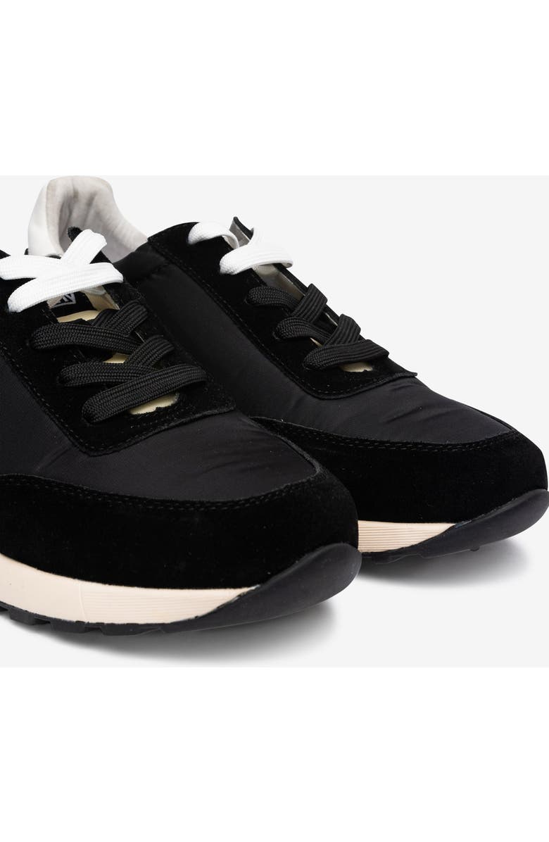 Freshy Modern Runner Sneaker, Alternate, color, Black