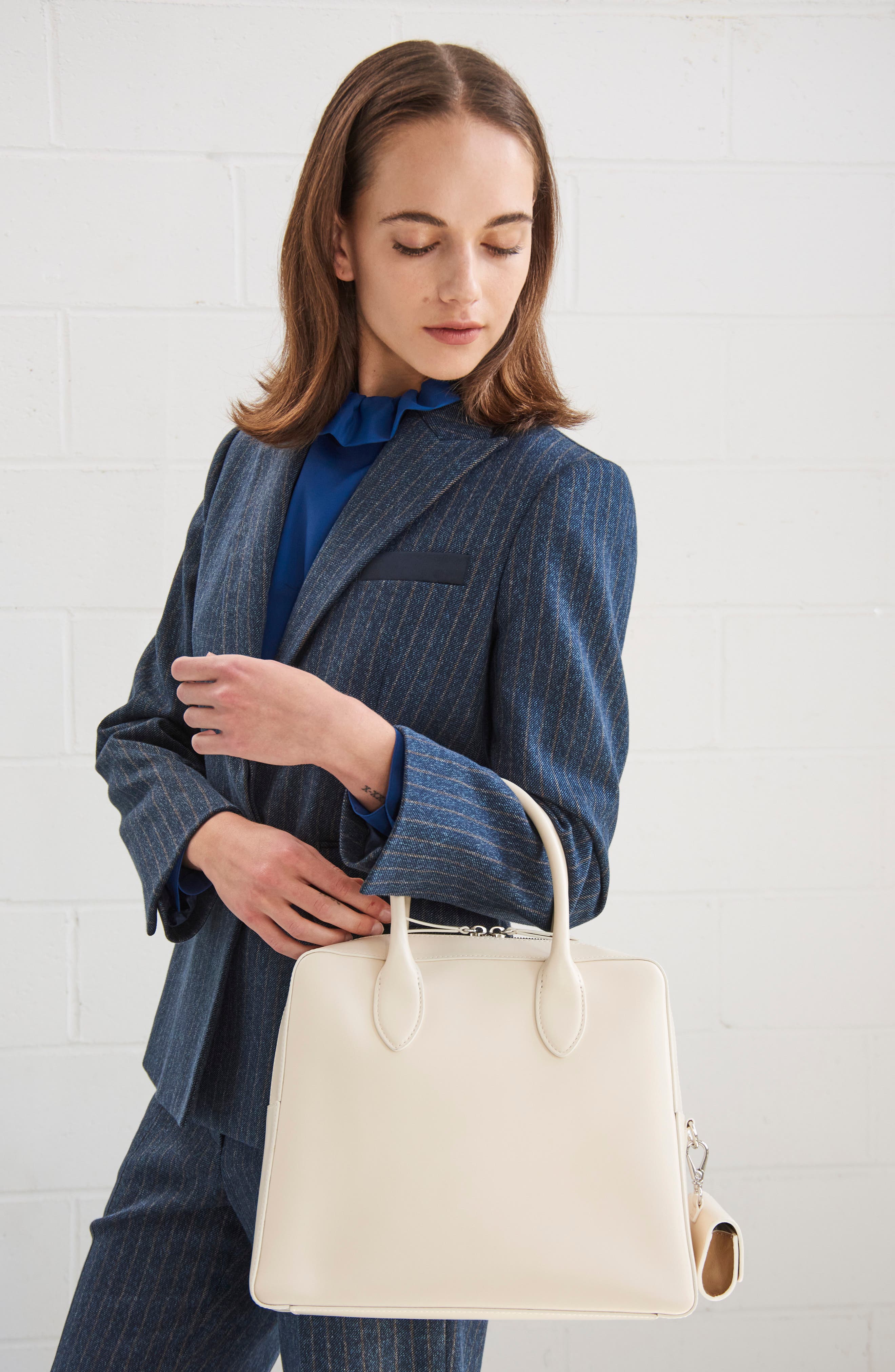 WE-AR4 The Flight Bag, Alternate, color, Ivory