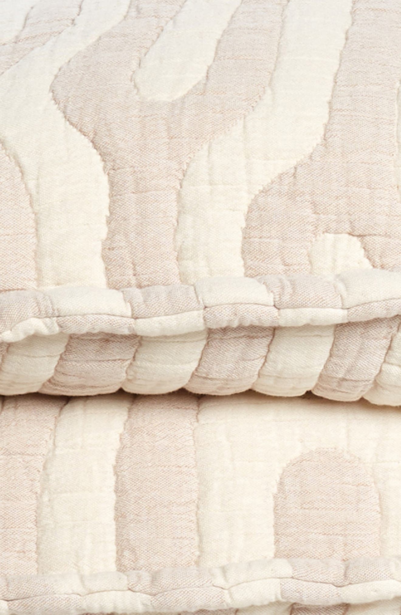 Dusen Dusen Coverlet and Shams - Thumbnail 3