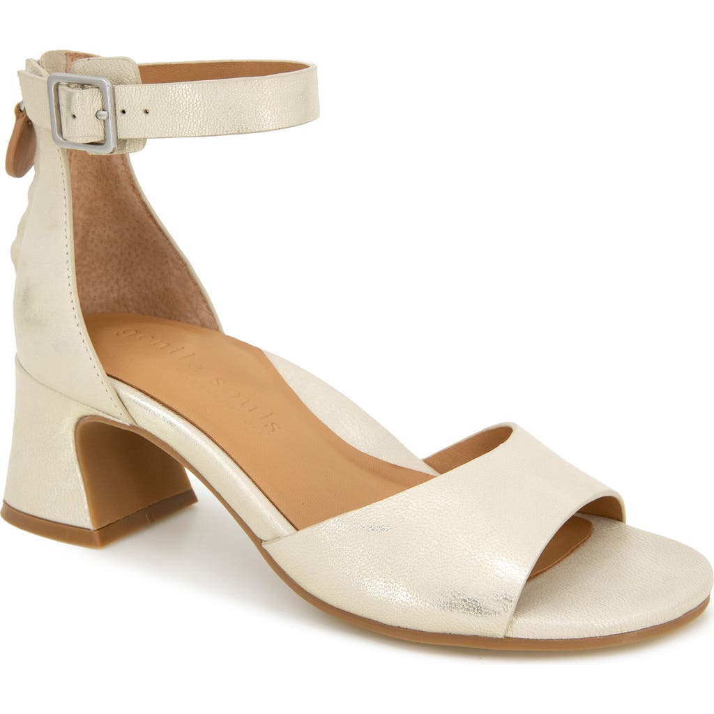 https://n.nordstrommedia.com/it/890037f2-cae1-424d-b3b5-415bfcd450fb.jpeg?trim=color&crop=pad&w=1024&h=1024
