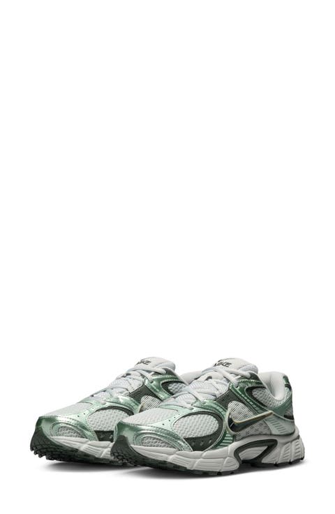 V5 RNR Sneaker