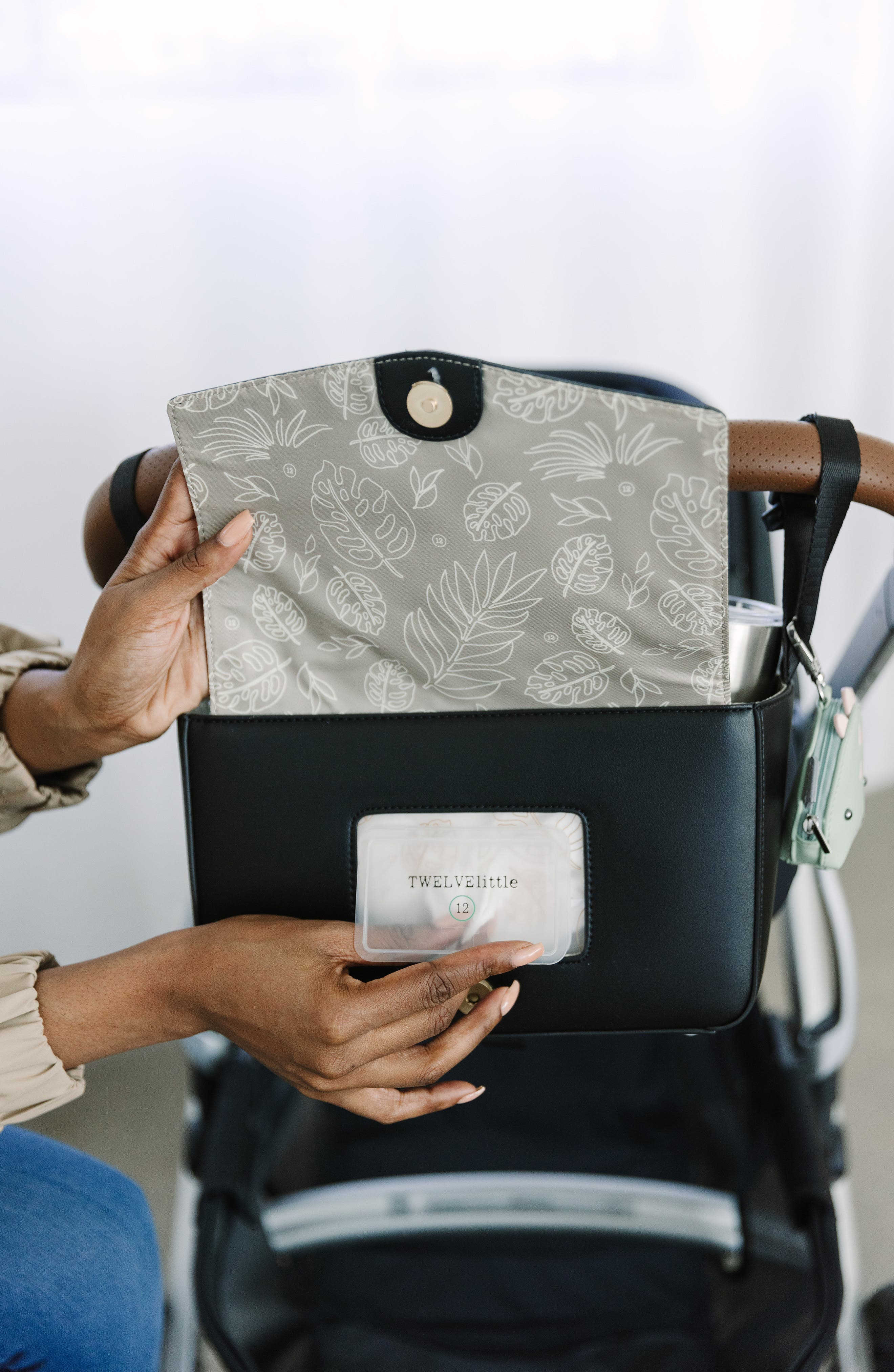 TWELVElittle Peek-A-Boo Stroller Caddy, Alternate, color, 